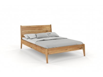 Doppeltes Holzbett mit hohen Beinen und modernem, minimalistischem Kopfteil, Seitenansicht.