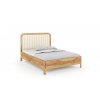 Doppelbett mit gepolstertem Kopfteil in hellem Visby Modena, aus Kiefernholz, Seitenansicht.