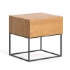 Nachttisch Loom aus Holz mit Metallfuß und geschlossener Schublade, Seitenansicht.